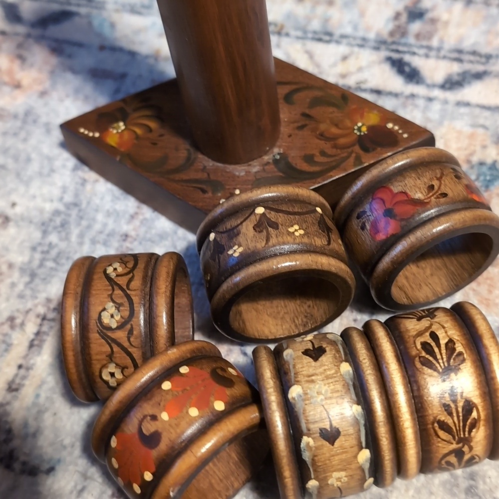 Folk Art Wooden Napkin Rings with Stand (R1) - Picture 3 of 5